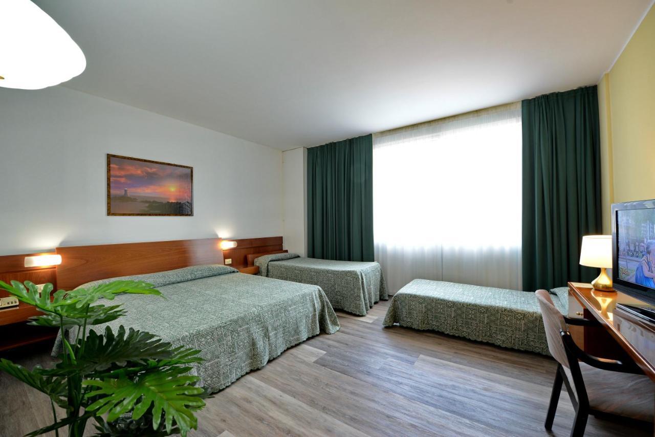 Krystal Hotel 3*