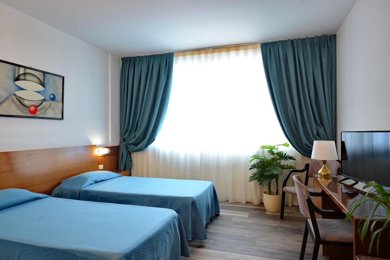 Hotel Krystal 3*